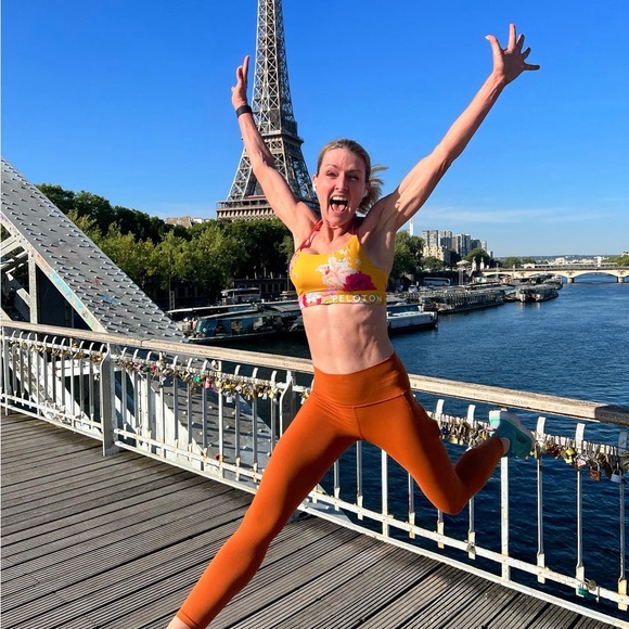 Meet your Posher, Stefani - Picture 1 of 1